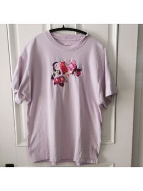 Mens Nike Lavender Graphic Owl  T-Shirt. Embroidered. Unisex. Size large. EUC